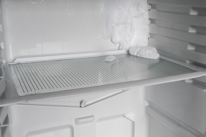 Kodėl šaldytuve kaupiasi vanduo